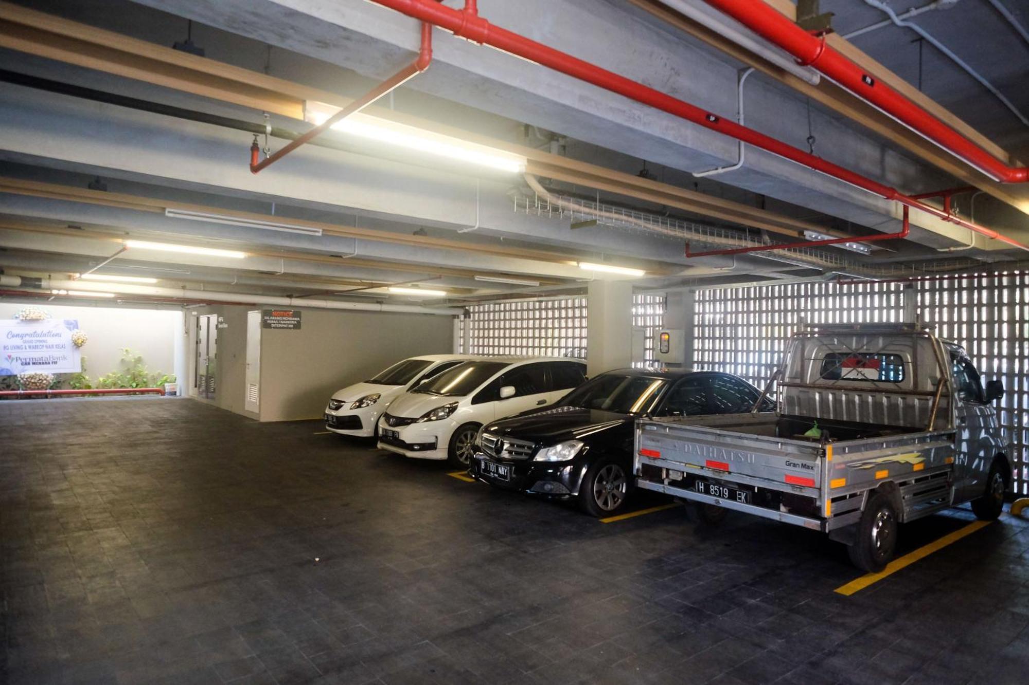 Sans Hotel Rg Living Jogja By Reddoorz Pakualaman Экстерьер фото