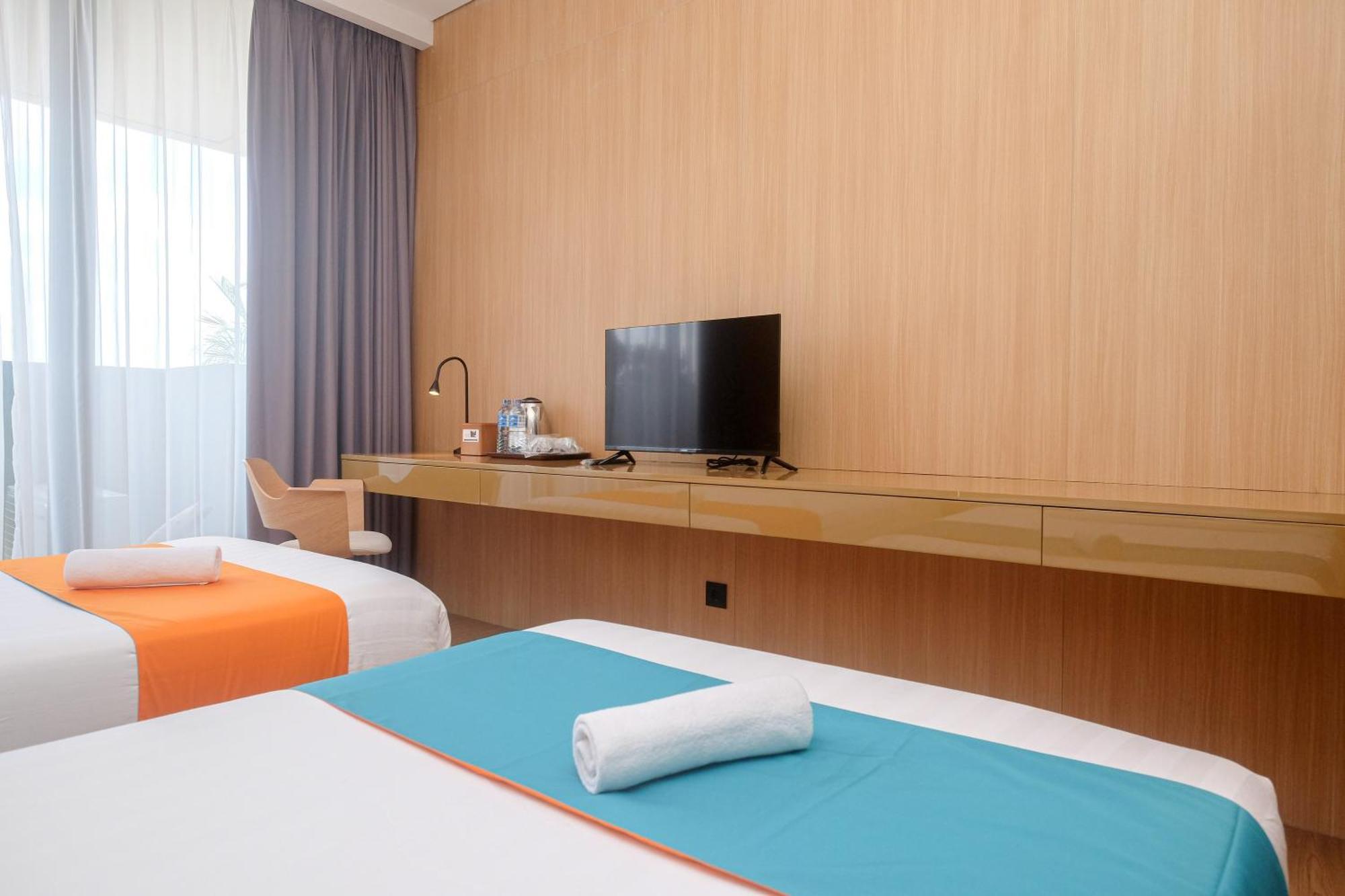 Sans Hotel Rg Living Jogja By Reddoorz Pakualaman Экстерьер фото