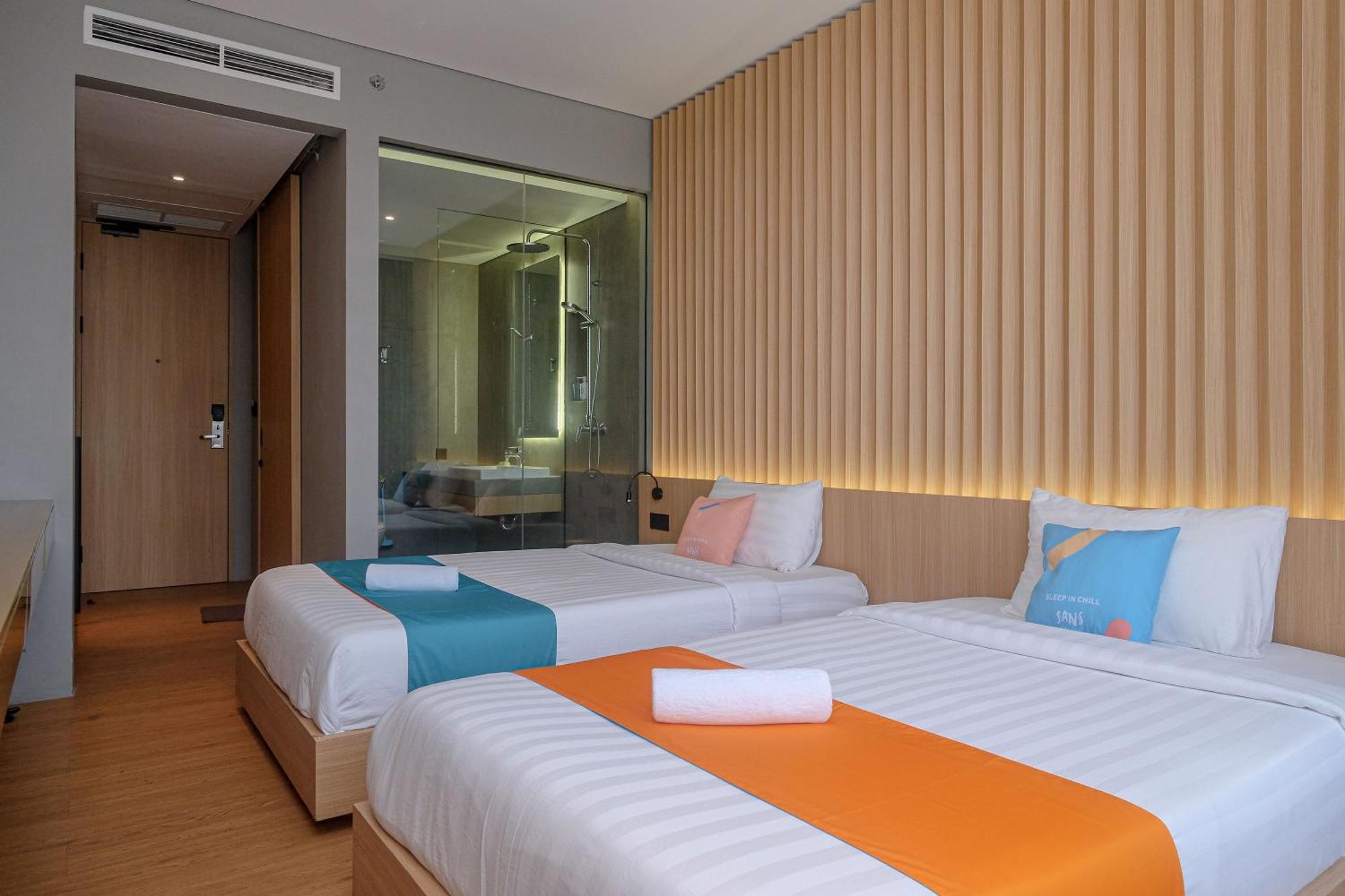 Sans Hotel Rg Living Jogja By Reddoorz Pakualaman Экстерьер фото