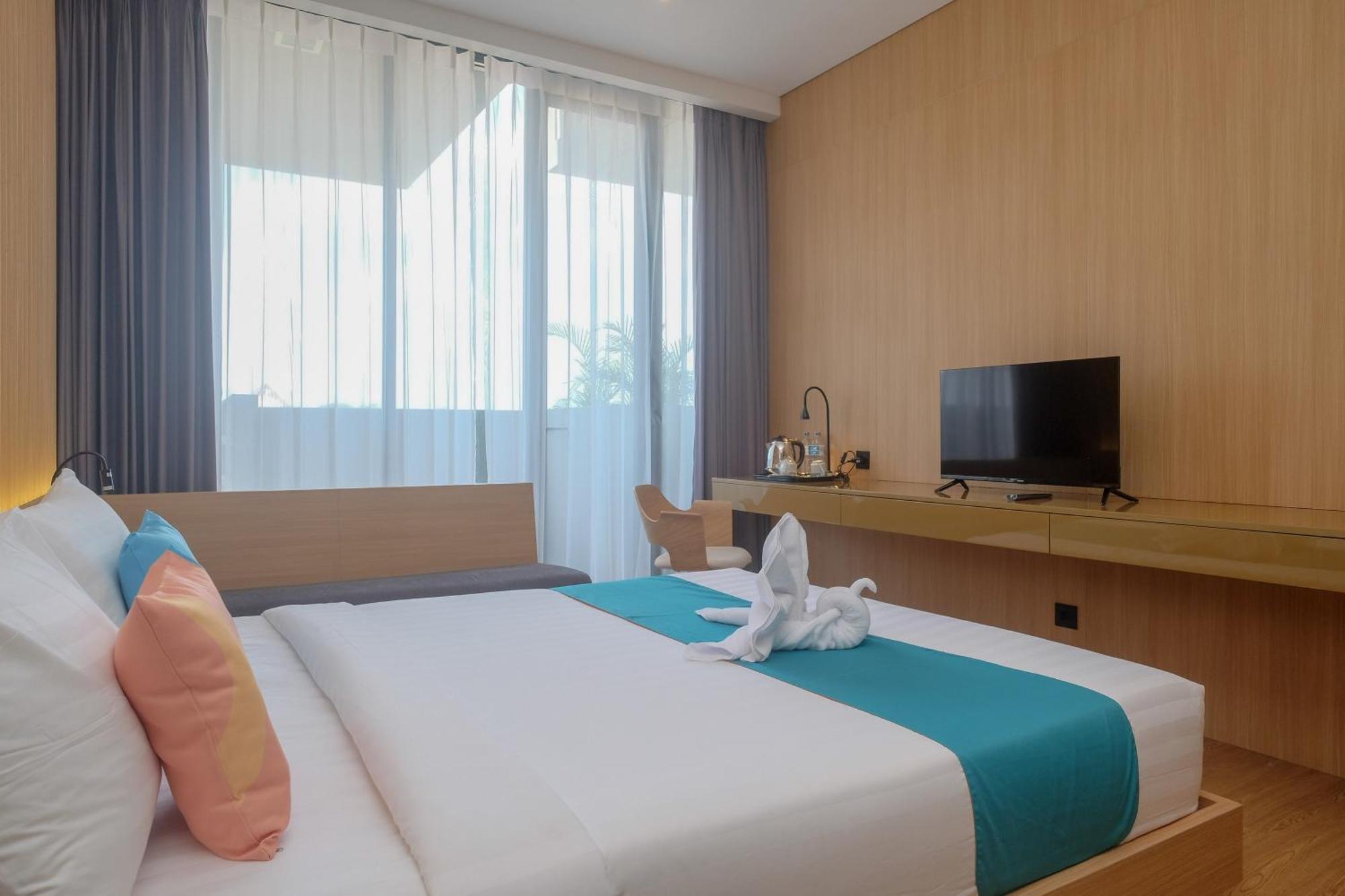 Sans Hotel Rg Living Jogja By Reddoorz Pakualaman Экстерьер фото