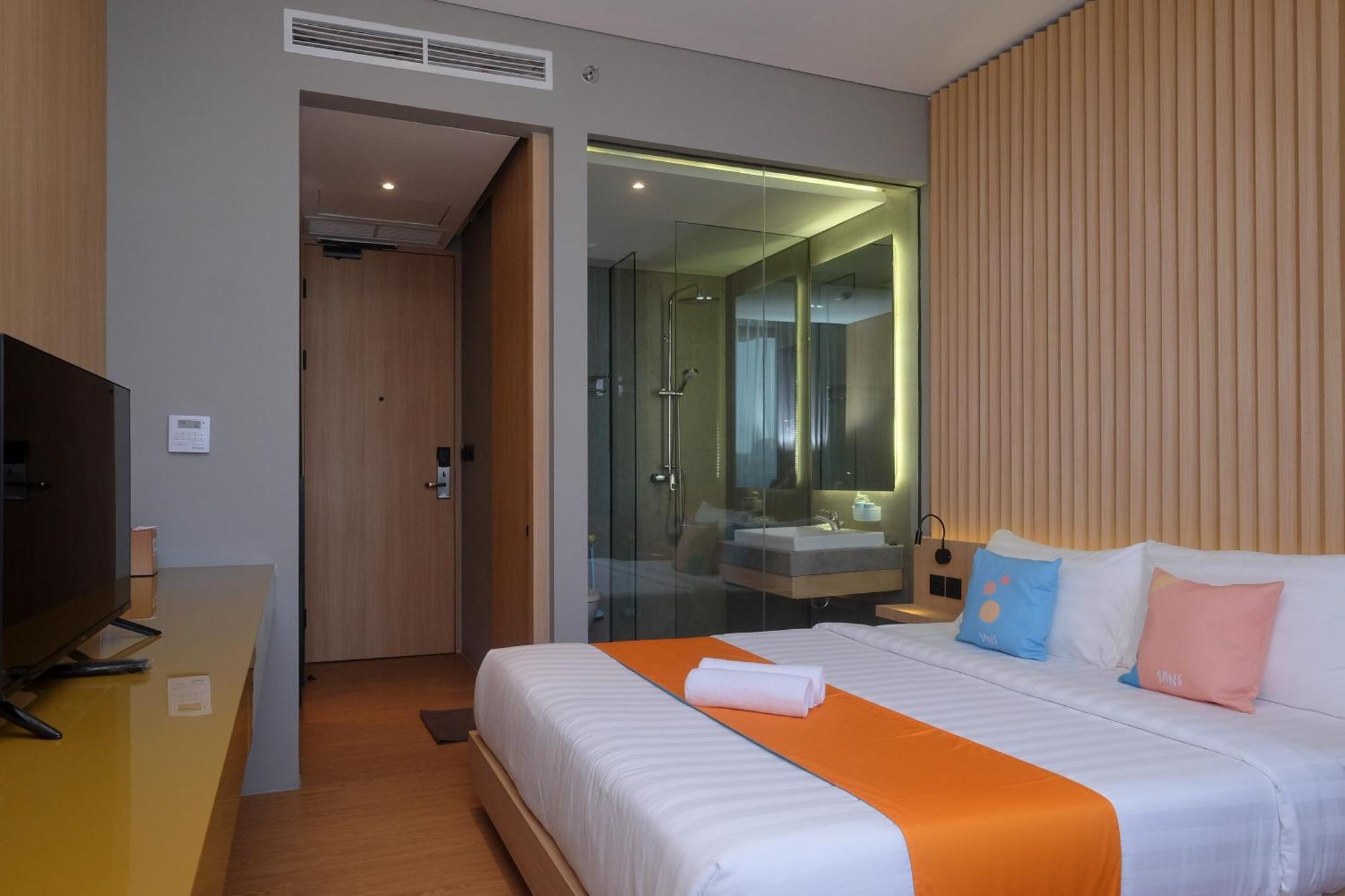 Sans Hotel Rg Living Jogja By Reddoorz Pakualaman Экстерьер фото